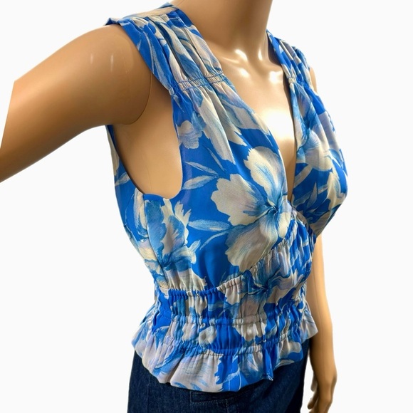 Steve Madden Blue Floral Smocked Crop Top Sleeveless Ruched Blouse Size XS - Picture 4 of 10